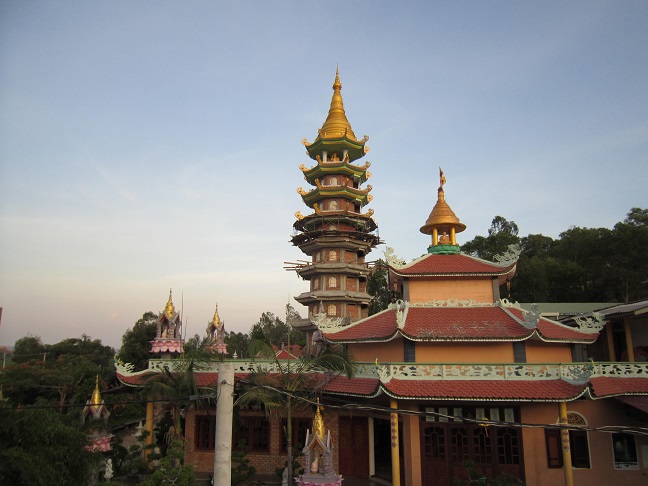 Chùm ảnh công trình sắp hoàn thành bảo tháp thờ Xá lợi Phật và chư đại thánh Tăng.